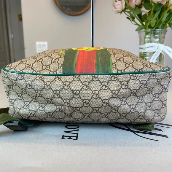 Gucci GG Logo Printed Medium Backpack - Picture 14 of 17